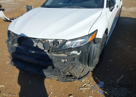 2020 Toyota Camry Le z USA, uszkodzony, nr VIN 4T1C11AK1LU360337